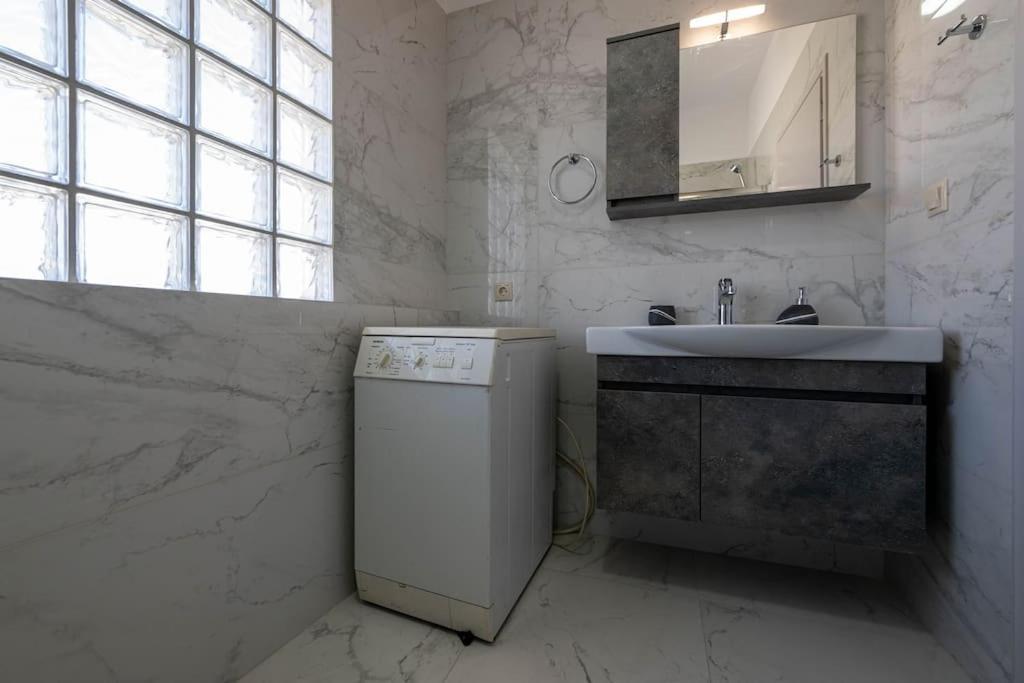 Skyvista Penthouse Apartment *